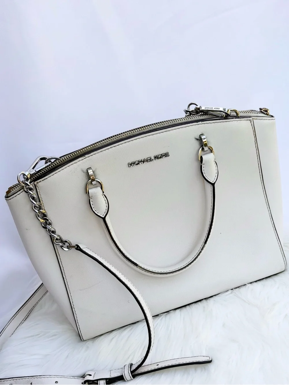 Michael Kors White Sarchel